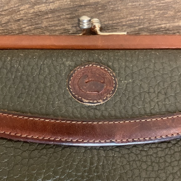 Vintage Dooney & Bourke Olive Green Pebbled Leather Coin Purse Bi-Fold Wallet - Picture 3 of 8
